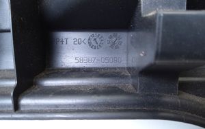 Toyota Avensis T250 Bagažinės slenksčio apdaila 583870509