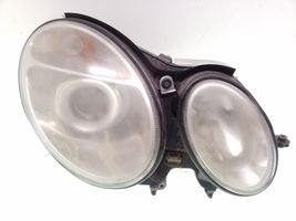 Mercedes-Benz E W211 Lampa przednia 15436000