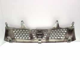 Nissan Navara D22 Grille calandre supérieure de pare-chocs avant 62310VK000