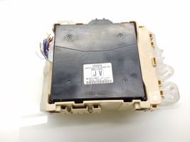 Toyota Auris E180 Module de fusibles 8273012X70A