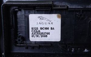 Jaguar XF Keskikonsoli 8X2319C166BA