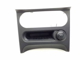 Nissan Qashqai Console centrale, commande chauffage/clim 27570BR00A