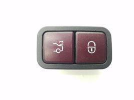 Mercedes-Benz E W212 Bouton interrupteur ouverture du coffre A2208211479