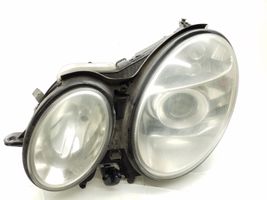 Mercedes-Benz E W211 Lampa przednia 15435901