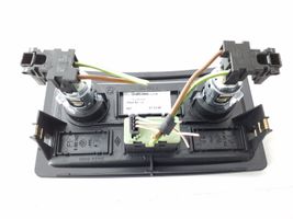 BMW 5 E60 E61 AUX-pistokeliitin 9117364