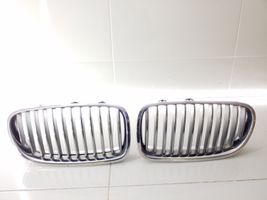 BMW 5 F10 F11 Grille calandre supérieure de pare-chocs avant 51137200728