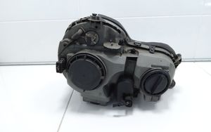 Mercedes-Benz E W210 Lampa przednia 15060700