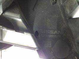 Nissan NV300 Grotelės viršutinės 623109057R