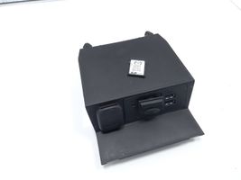 Mazda 3 II USB-pistokeliitin 904532410346