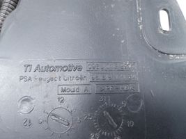 Peugeot 508 RXH Réservoir de fluide AdBlue 09830029900