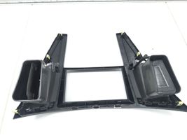 Subaru Outback Centrinės oro grotelės 66110AJ020