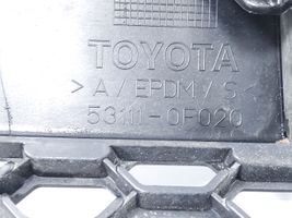 Toyota Corolla Verso AR10 Передняя решётка 531110F020