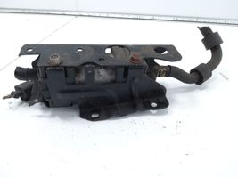 Audi A3 S3 8L Polttoainesäiliön pumpun ruuvin lukkorenkaan mutteri 5N0906129