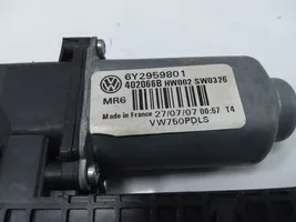 Volkswagen Polo IV 9N3 Moteur de lève-vitre de porte avant 6Y2959801