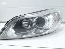 Volvo C30 Lampa przednia 31299818