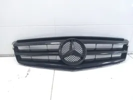 Mercedes-Benz C W205 Etupuskurin ylempi jäähdytinsäleikkö A2048800023