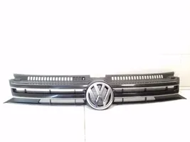 Volkswagen Golf VI Etupuskurin ylempi jäähdytinsäleikkö 5M0853653L