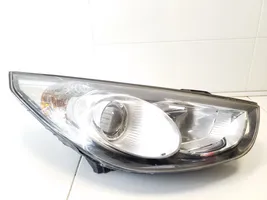 Hyundai ix35 Lampa przednia 921022Y