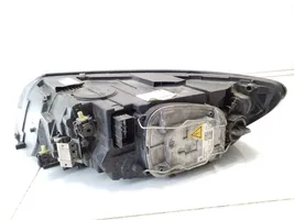 Volvo V50 Lampa przednia 31299588