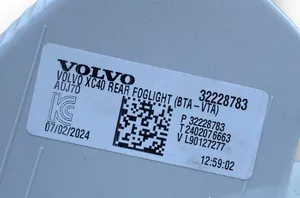 Volvo XC40 Éclairage de pare-chocs arrière 32228783