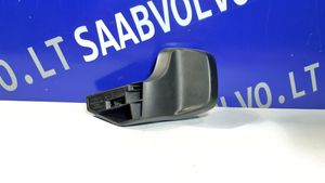 Volvo V50 Szyjka / Wkład wlewu paliwa 08613318