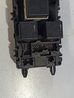 Volvo S40, V40 Relay mounting block 30807016