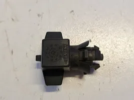 Saab 9-3 Ver2 Öltemperatur Sensor Fühler Geber 9152245