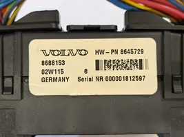 Volvo V70 Releen moduulikiinnike 8688153