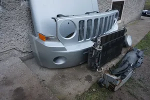 Jeep Patriot Ylempi jäähdyttimen ylätuen suojapaneeli 