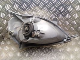 Toyota Yaris Lampa przednia 205730B