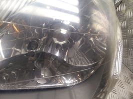 Toyota Yaris Lampa przednia 205730B