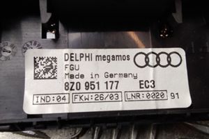 Audi A2 Sonstige Steuergeräte / Module 8Z0951177