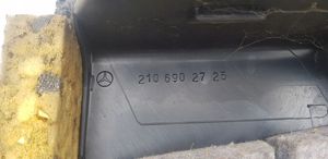 Mercedes-Benz E W210 Panneau, garniture de coffre latérale 2106902725