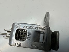 Volkswagen Amarok Zamek klapy tylnej / bagażnika 2H5829211A