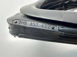 Volkswagen Amarok Listwa / Uszczelka szyby drzwi przednich 2H6837432