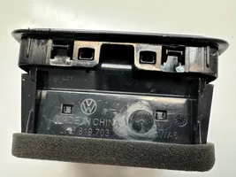 Volkswagen Amarok Kojelaudan sivutuuletussuuttimen kehys 2H6819703