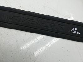 Toyota Avensis T270 Отделка переднего порога (внешняя) 6791205040