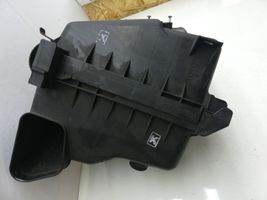 Toyota Avensis T270 Air filter box 0R04