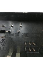 Volkswagen Tiguan Ramka / Moduł bezpieczników 1K0937125D