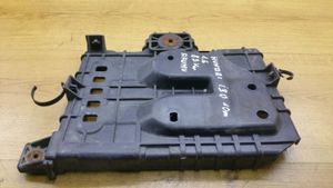 Hyundai i30 Boîte de batterie 371502H000