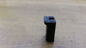 Volkswagen Touran I Fuel Injector clamp holder 