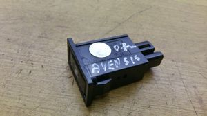 Toyota Avensis T250 Fuel tank opening switch 1567Q5