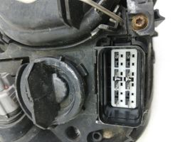 Volvo V50 Lampa przednia 30698891