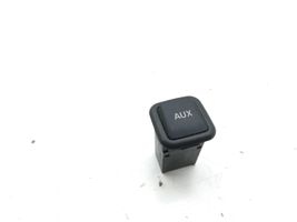 Audi A4 S4 B8 8K Connettore plug in AUX 8K0035474