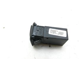 Audi A4 S4 B8 8K Connettore plug in AUX 8K0035474