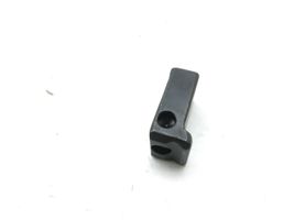 Volkswagen Touran I Fuel Injector clamp holder 