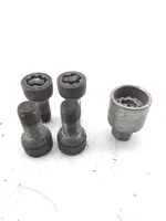 Volkswagen Scirocco Anti-theft wheel nuts and lock 