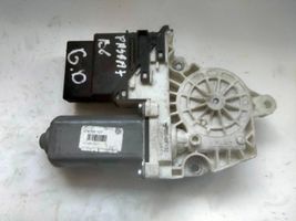 Volkswagen PASSAT B6 Galinis varikliukas langų pakėlėjo 1K0959704F