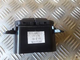 Fiat Doblo Botón interruptor de luz de peligro 7354198610E