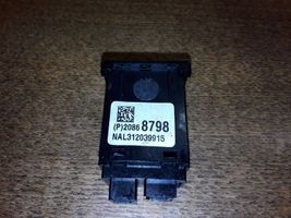 Opel Insignia A USB-pistokeliitin P20868798